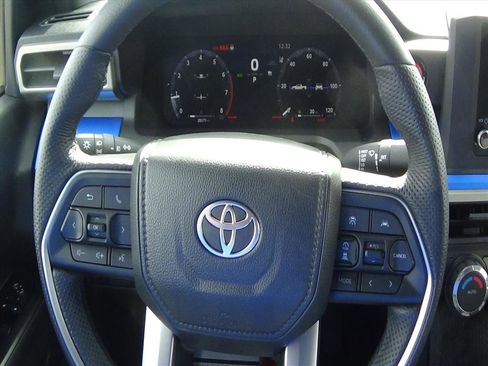 Used 2025 Toyota Tacoma TRD Off-Road image 20