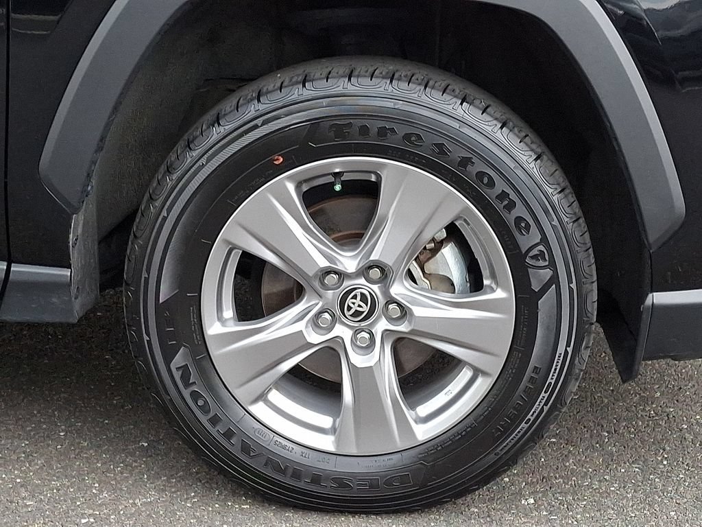 Certified 2025 Toyota RAV4 XLE AWD/4WD image 8