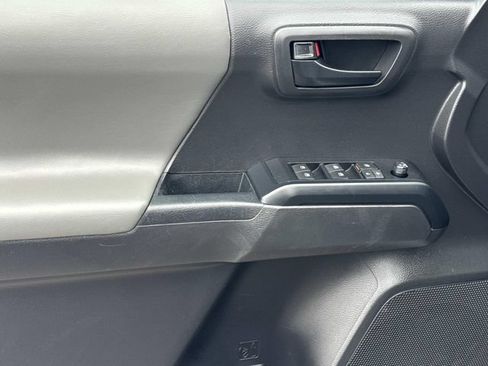 Used 2022 Toyota Tacoma SR AWD/4WD image 19