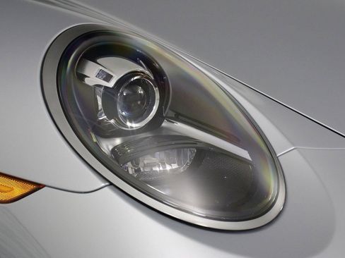 Certified 2018 Porsche 911 Carrera 4S image 28