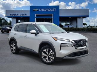 Used 2021 Nissan Rogue SV image 1