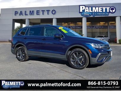 Used 2022 Volkswagen Tiguan SE w/ Panoramic Sunroof Package