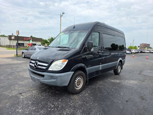 Used 2013 Mercedes-Benz Sprinter 2500 image 1