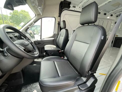 New 2025 Ford Transit 250 148 Medium Roof image 18