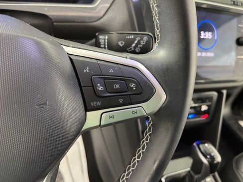 Used 2023 Volkswagen Tiguan SE image 19