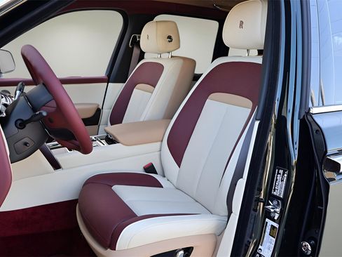 New 2026 Rolls-Royce Cullinan image 16