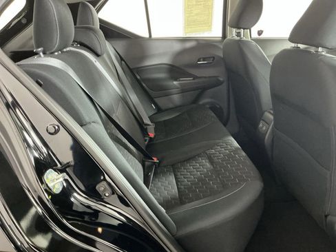 Used 2023 Nissan Kicks SV FWD image 7
