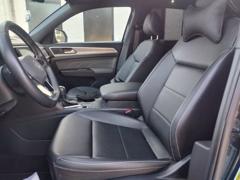 Used 2021 Volkswagen Atlas Cross Sport SE FWD image 9