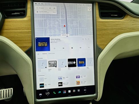 Used 2020 Tesla Model X Performance AWD/4WD image 11
