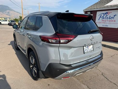 Used 2023 Nissan Rogue Platinum w/ Platinum Premium Package AWD/4WD image 3