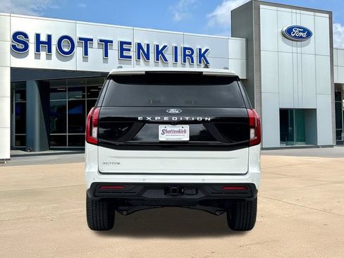 New 2026 Ford Expedition Active RWD image 7