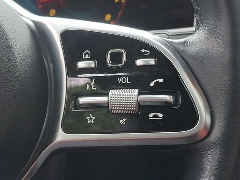 Certified 2023 Mercedes-Benz GLB 250 4MATIC image 18
