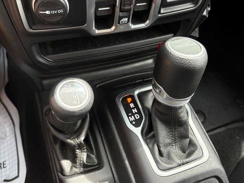 Used 2020 Jeep Gladiator Sport w/ Quick Order Package 24S AWD/4WD image 17