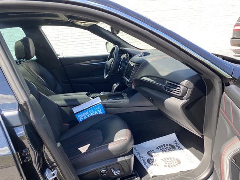 Used 2023 Maserati Levante GT image 12