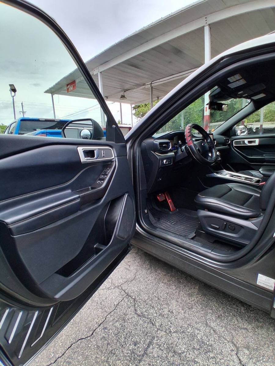 Used 2020 Ford Explorer XLT w/ Equipment Group 202A RWD image 8