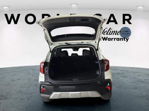 Used 2025 Kia Seltos EX w/ EX Sunroof Package FWD image 9