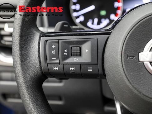 Used 2022 Nissan Rogue SV image 24