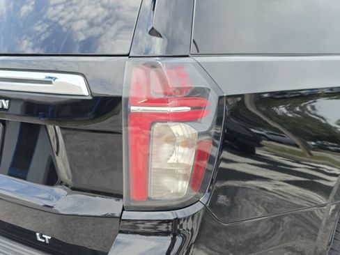 Used 2023 Chevrolet Suburban LT RWD image 10