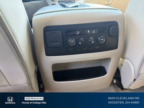 Used 2018 GMC Yukon Denali w/ Denali Ultimate Package AWD/4WD image 15