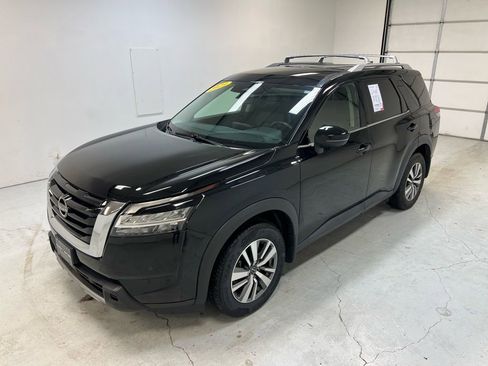 Used 2023 Nissan Pathfinder SL image 6