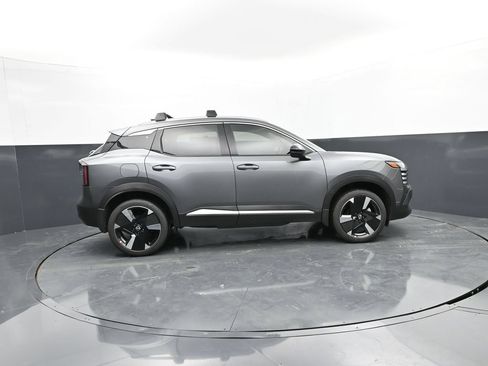 New 2026 Nissan Kicks SR AWD/4WD image 4