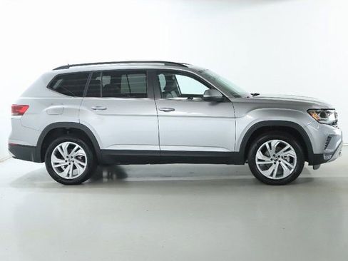 Used 2023 Volkswagen Atlas SE w/ Panoramic Sunroof Package AWD/4WD image 11