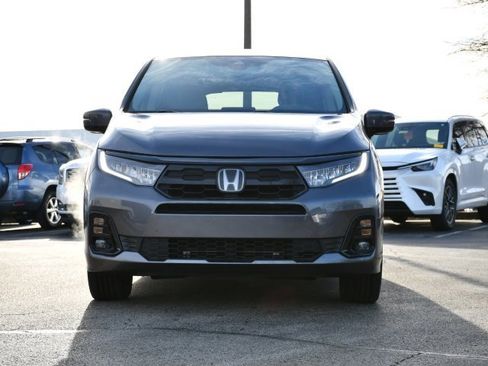 Used 2025 Honda Odyssey Elite image 2