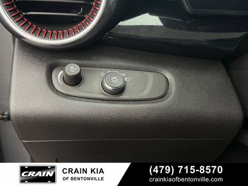 Used 2025 Chevrolet Trax RS w/ Sunroof Package FWD image 12