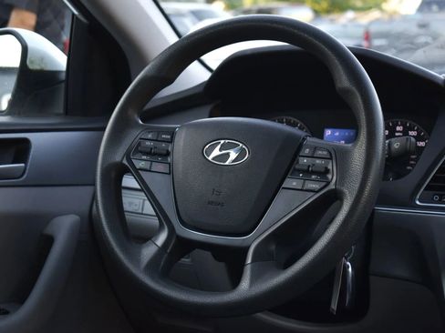 Used 2015 Hyundai Sonata SE FWD image 11