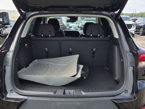 Used 2024 Chevrolet TrailBlazer LT w/ Convenience Package FWD image 5