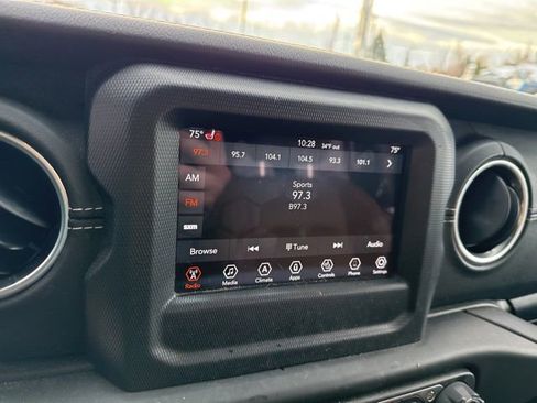 Used 2020 Jeep Wrangler Unlimited Sahara w/ LED Lighting Group image 11