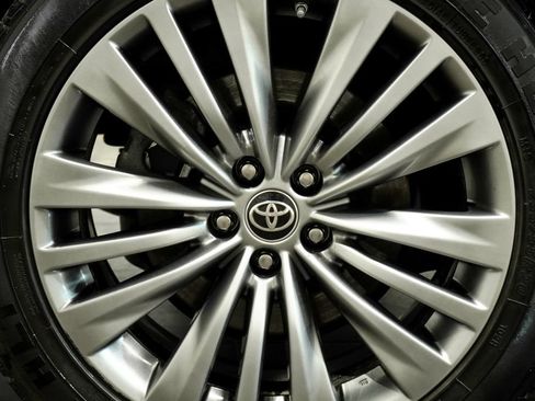 Used 2021 Toyota Highlander Platinum AWD/4WD image 11