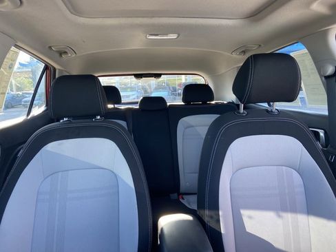 Used 2025 Hyundai Venue SEL FWD image 19