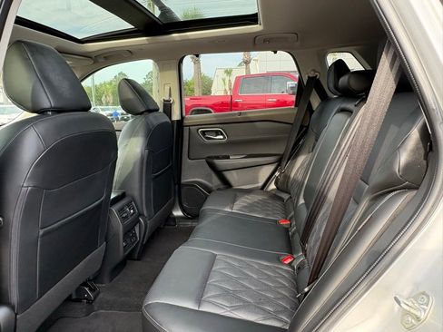 Used 2023 Nissan Rogue Platinum w/ Platinum Premium Package AWD/4WD image 10