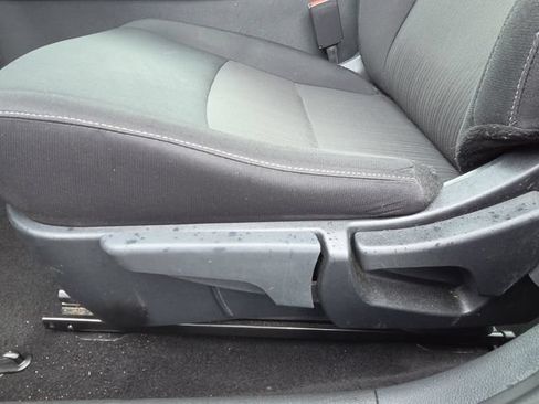 Used 2024 Nissan Sentra SV FWD image 11