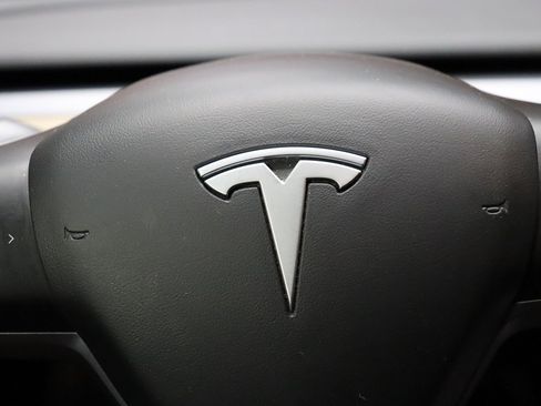 Used 2023 Tesla Model Y Long Range AWD/4WD image 44