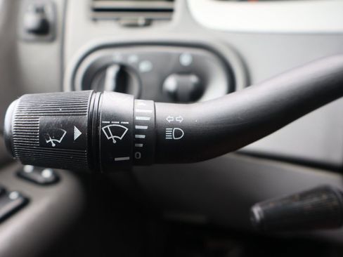 Used 2004 Ford Explorer Sport Trac XLS image 32