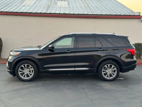 Used 2022 Ford Explorer Limited AWD/4WD image 3