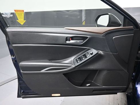 Used 2022 Toyota Avalon XLE w/ Moonroof Package FWD image 9