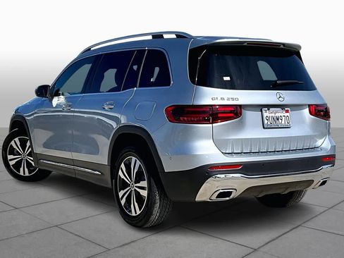 Used 2025 Mercedes-Benz GLB 250 image 11