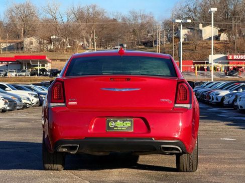 Used 2017 Chrysler 300 S w/ 300S Premium Group image 4