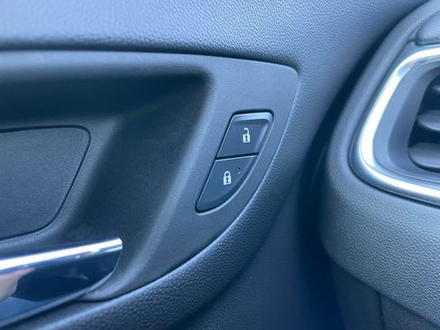 Used 2024 Chevrolet Equinox LT image 24