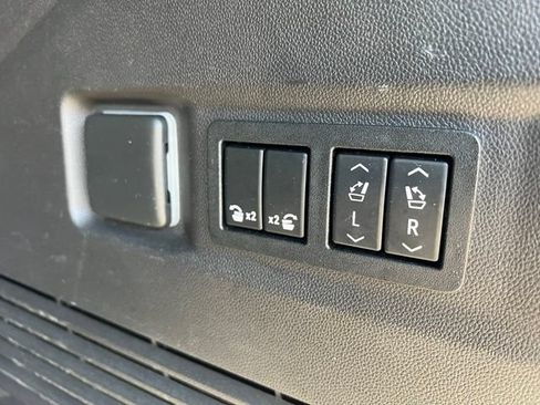 Used 2021 Chevrolet Tahoe Premier AWD/4WD image 8