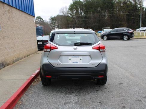 Used 2019 Nissan Kicks SV image 5