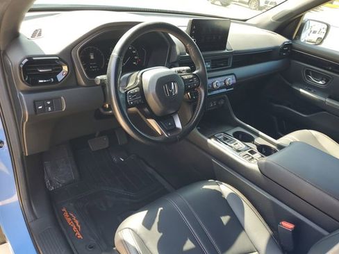 Used 2025 Honda Pilot TrailSport image 4