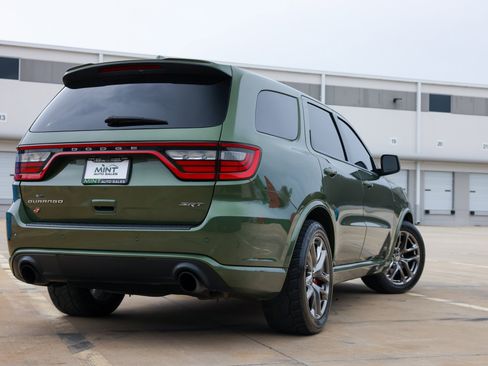 Used 2022 Dodge Durango SRT w/ Technology Group AWD/4WD image 30