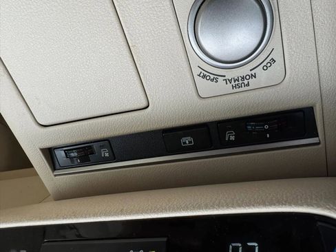 Used 2014 Lexus ES 300h w/ Premium Package w/Bamboo Trim FWD image 19