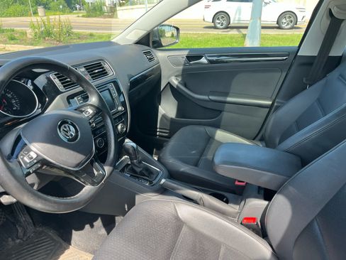 Used 2017 Volkswagen Jetta SEL FWD image 15