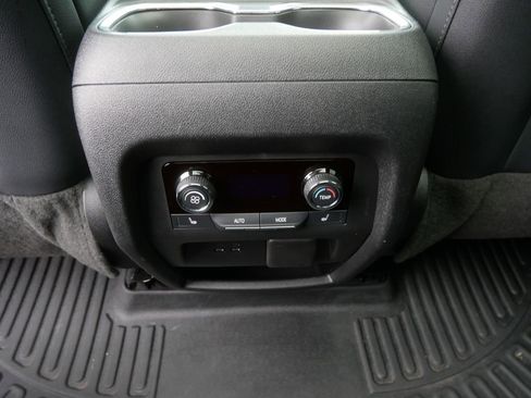 Used 2024 Chevrolet Traverse RS image 21