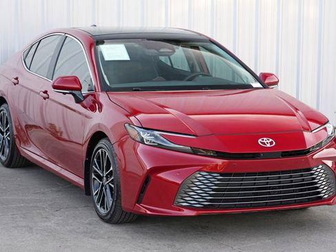 Used 2025 Toyota Camry XLE w/ Premium Plus Package image 53